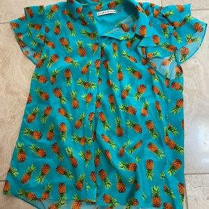 Super cute alice and olivia t shirt